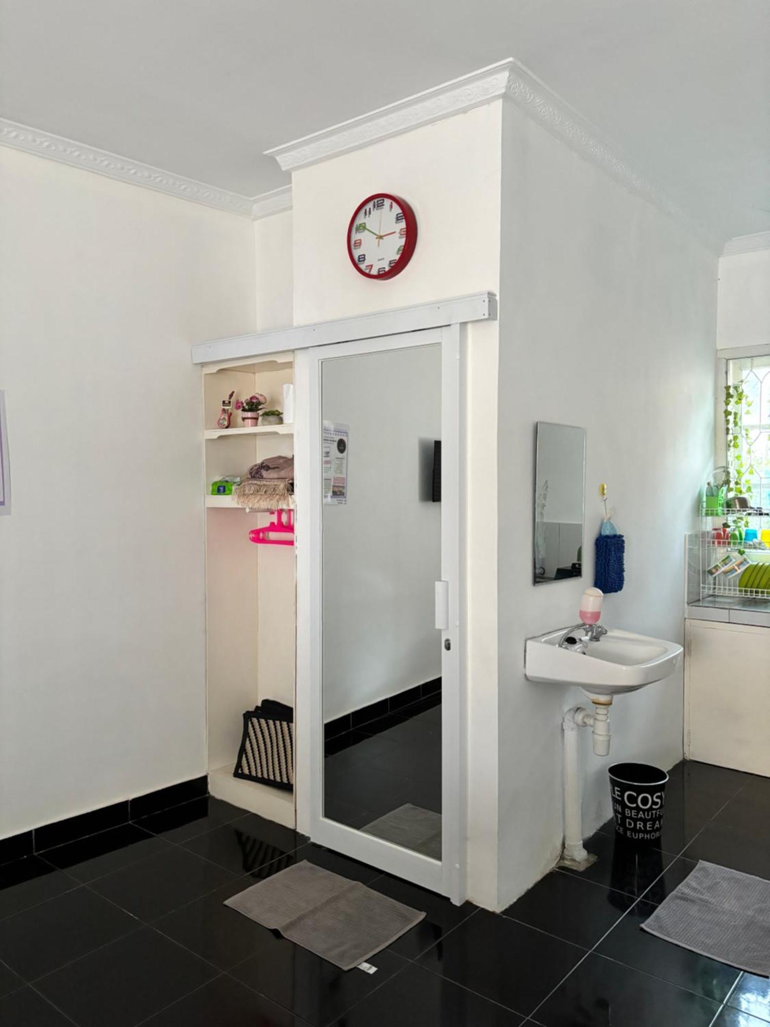 Adrian Family Homestay Ngabean Exterior foto