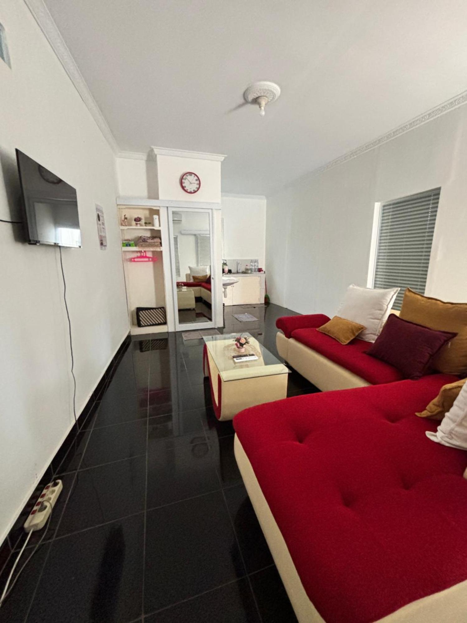 Adrian Family Homestay Ngabean Exterior foto