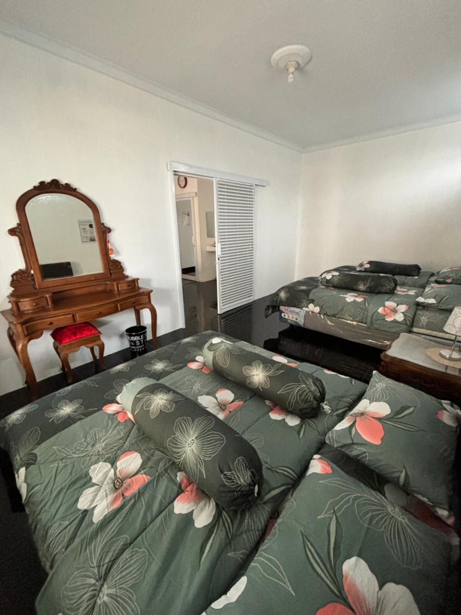 Adrian Family Homestay Ngabean Exterior foto