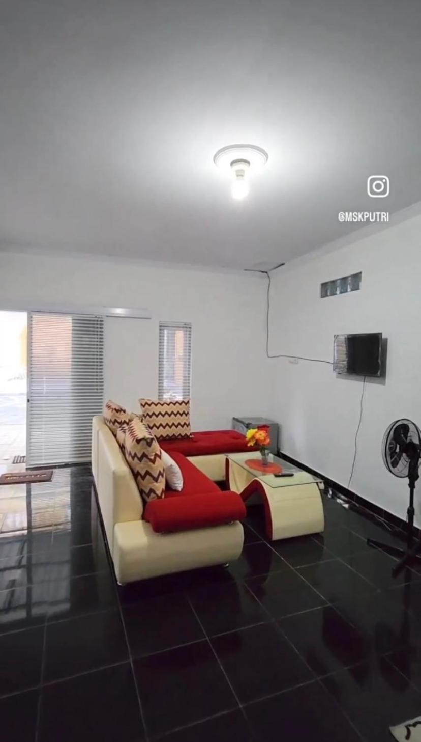 Adrian Family Homestay Ngabean Exterior foto